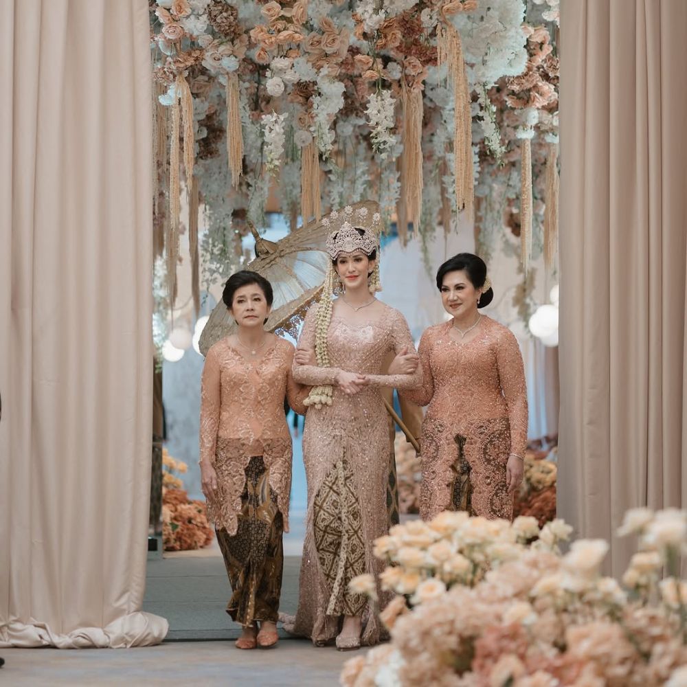 Elma Agustin eks Princess dipersunting pengusaha Ihsan Fadhlur, 11 momen nikahannya usung adat Sunda