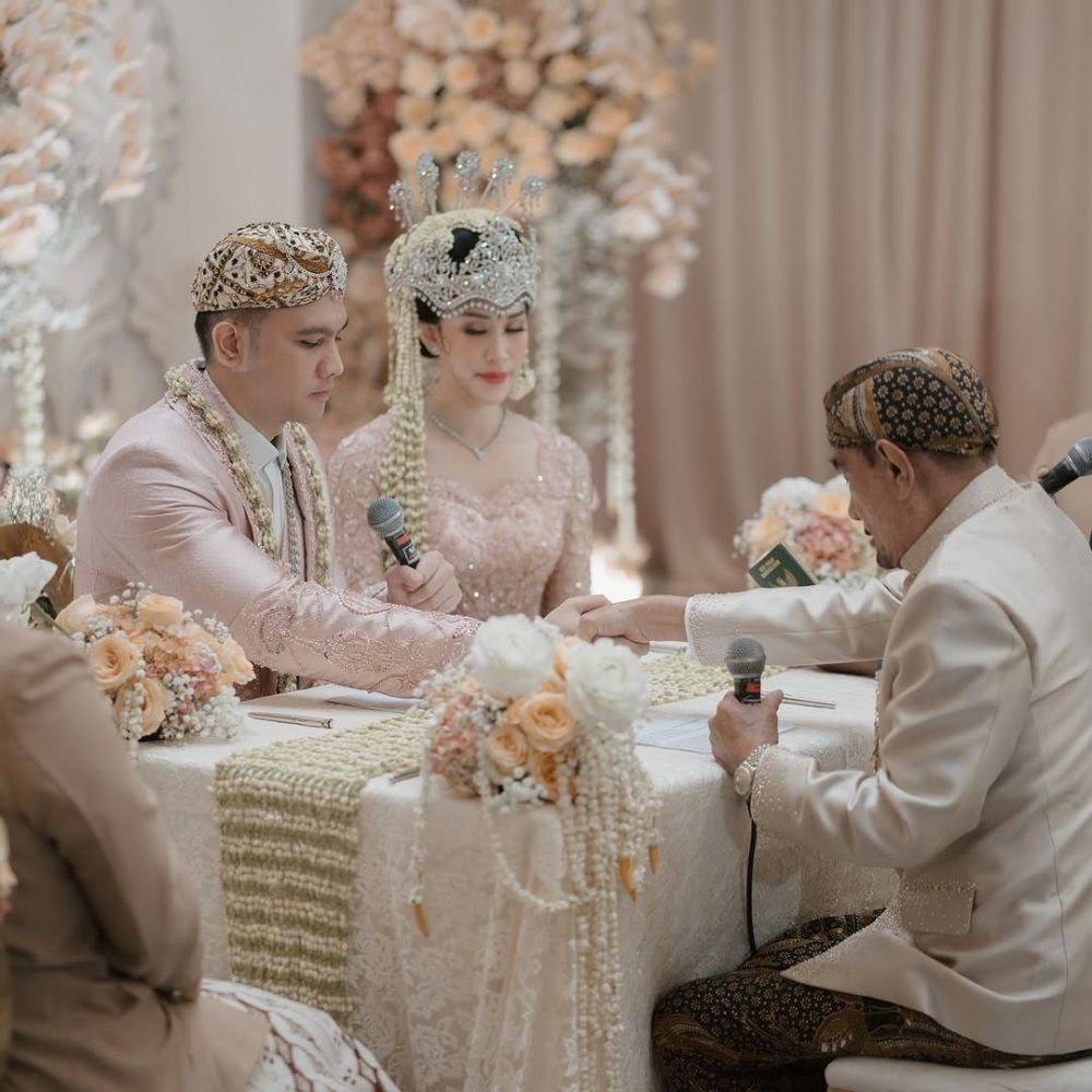 Elma Agustin eks Princess dipersunting pengusaha Ihsan Fadhlur, 11 momen nikahannya usung adat Sunda