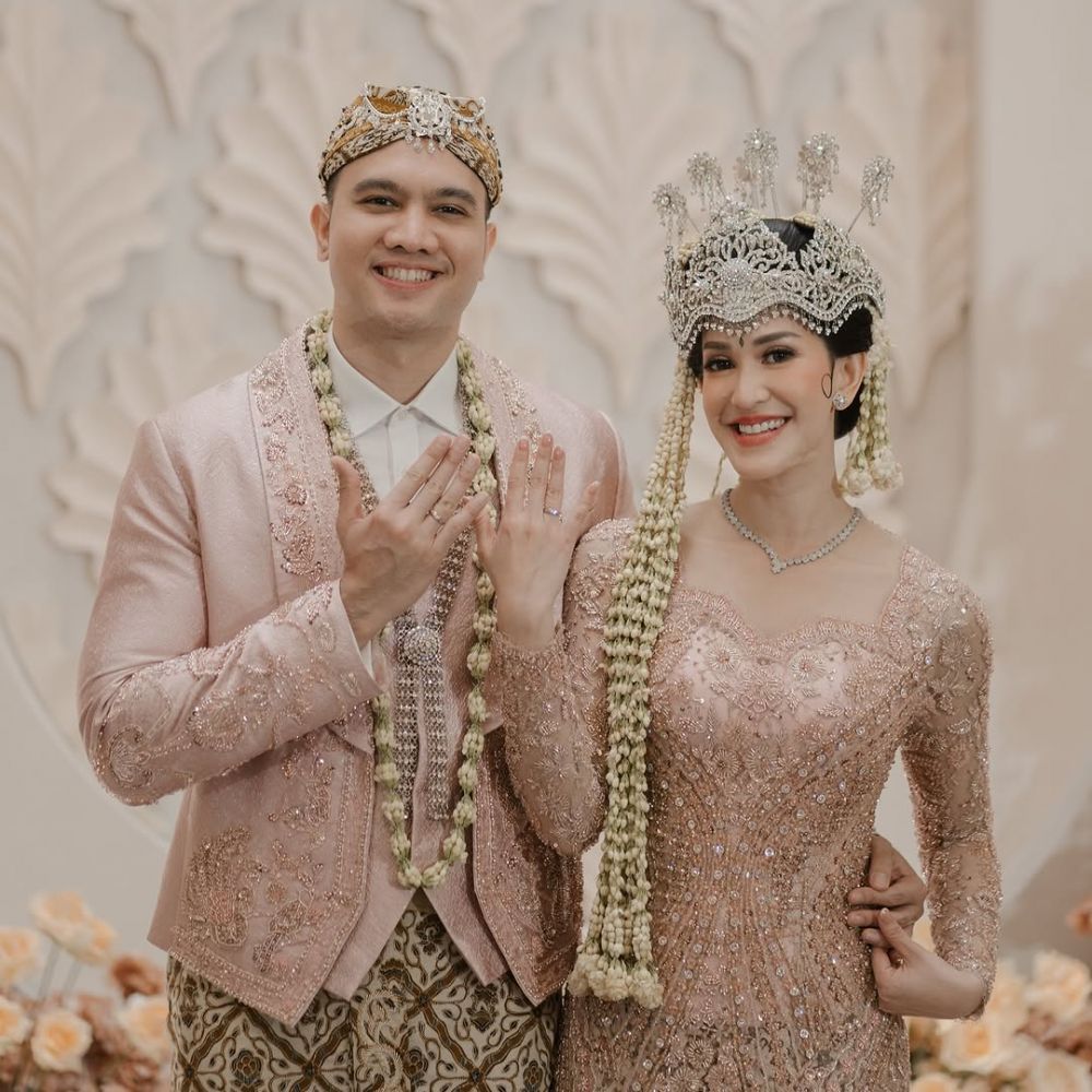 Elma Agustin eks Princess dipersunting pengusaha Ihsan Fadhlur, 11 momen nikahannya usung adat Sunda
