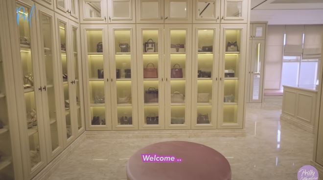 Prilly Latuconsina punya rumah Rp20 M di usia 23, 11 potret walk in closet-nya berasa belanja di mal