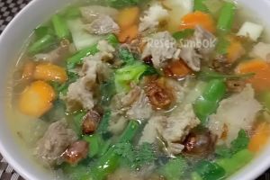 Tanpa presto, 5 trik rahasia agar tetelan cepat empuk dan kuah sop makin gurih