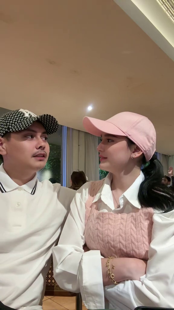 9 Momen mesra Yasmine Ow eks Aditya Zoni & Khairul Arifin saat pacaran, ngaku saling naksir sejak 2012