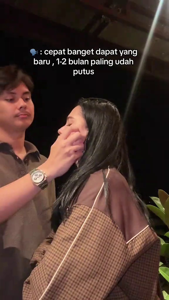 9 Momen mesra Yasmine Ow eks Aditya Zoni & Khairul Arifin saat pacaran, ngaku saling naksir sejak 2012