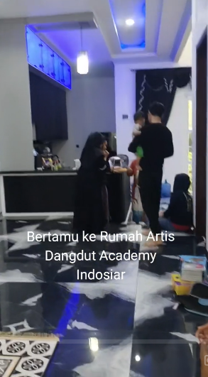 Punya rumah baru mepet sawah, 7 potret dapur Ega dan Rafly D'Academy ini minim perabotan
