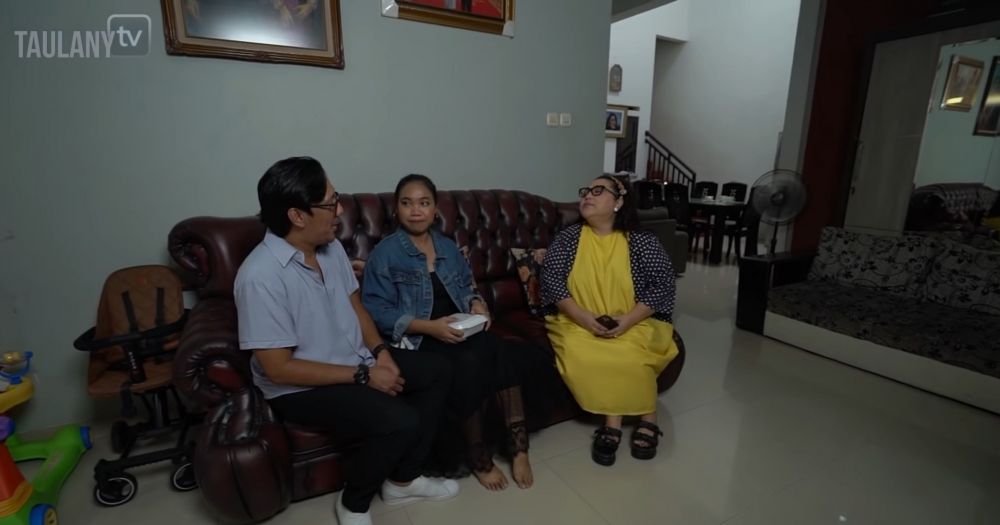 30 Tahun lebih jadi artis pilih punya rumah sederhana, 11 potret dapur Nunung ini jauh dari kata mewah