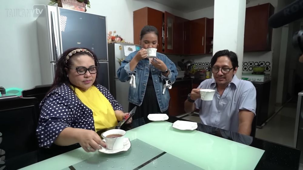 30 Tahun lebih jadi artis pilih punya rumah sederhana, 11 potret dapur Nunung ini jauh dari kata mewah