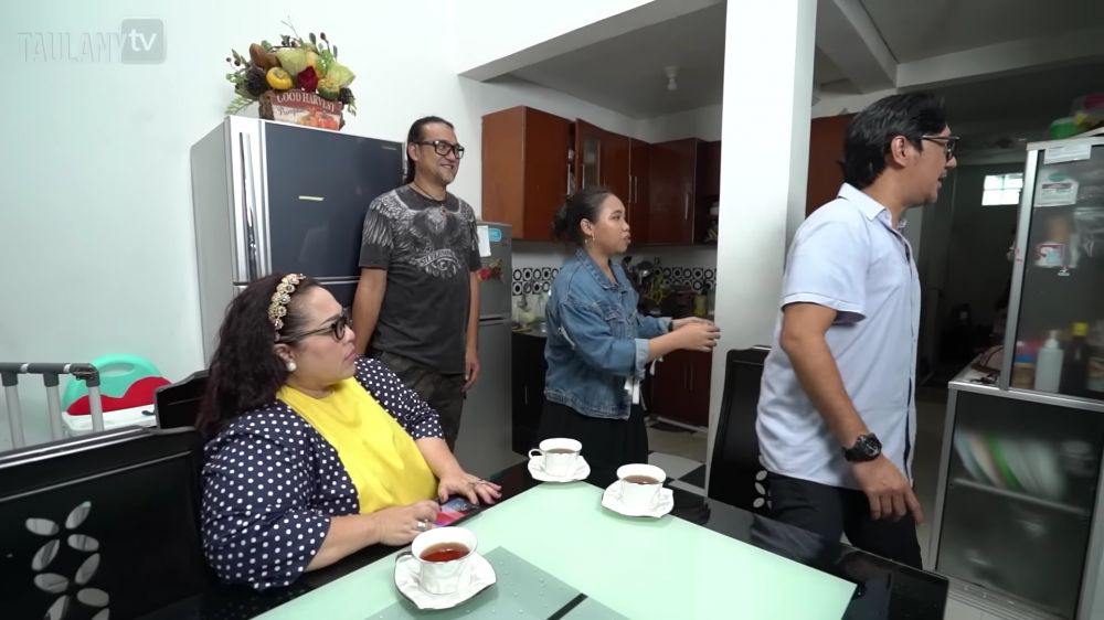 30 Tahun lebih jadi artis pilih punya rumah sederhana, 11 potret dapur Nunung ini jauh dari kata mewah