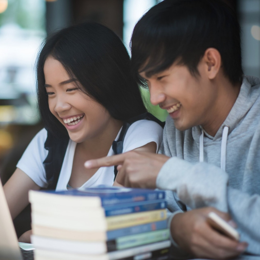 50 Pantun motivasi belajar lucu, memberi semangat di tengah rasa malas melanda