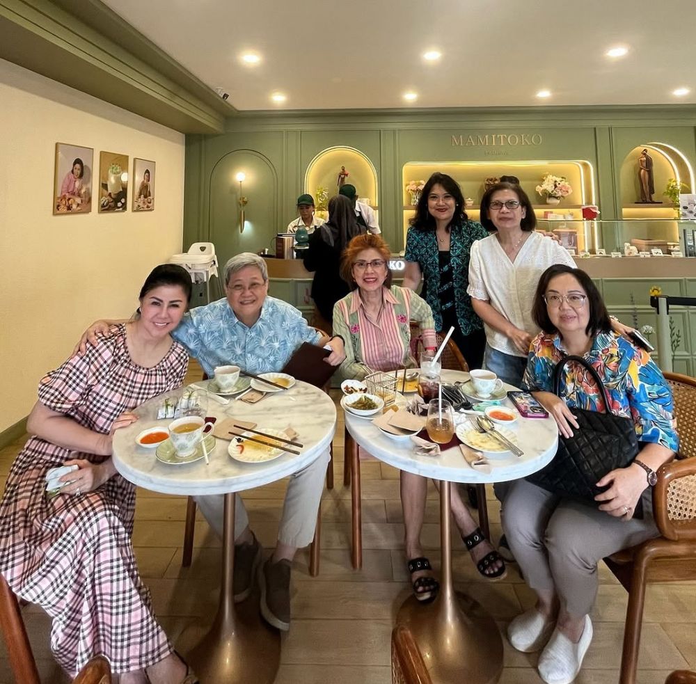 Dapurnya dibandingkan dengan Ci Mehong, ini 11 potret area masak Mamitoko ada lift khusus barang