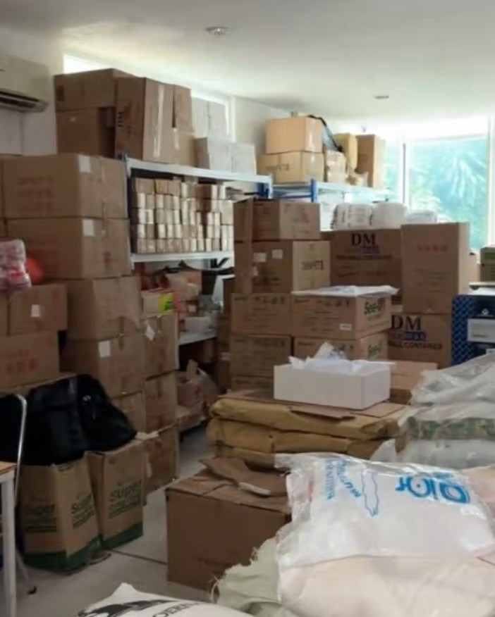 Dapurnya dibandingkan dengan Ci Mehong, ini 11 potret area masak Mamitoko ada lift khusus barang