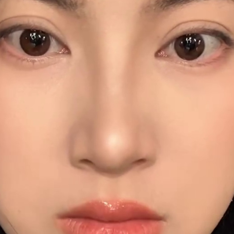 Bukan digaris lurus, trik gambar kontur hidung ini bikin hasilnya lebih mancung dan ramping