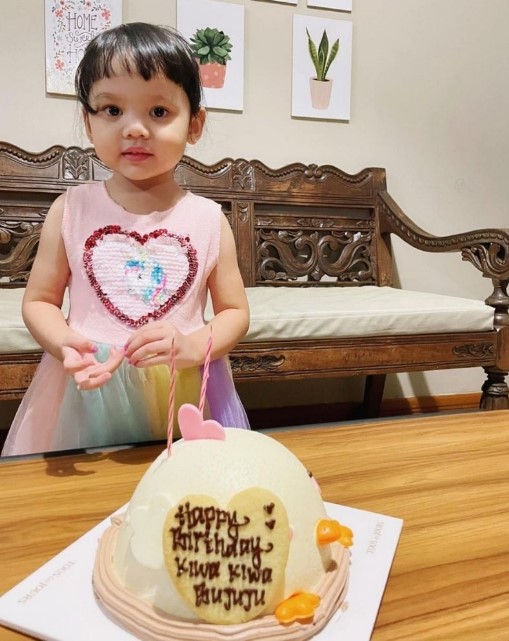 Punya rumah minimalis tanpa sekat, intip 11 potret hunian Mawar AFI, ada mini playground