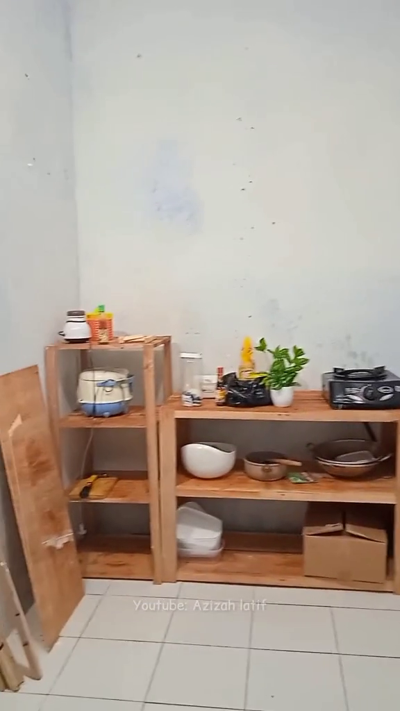 Awalnya sumpek dan pengap, 9 potret makeover dapur sepetak minim bujet ini jadi kian luas