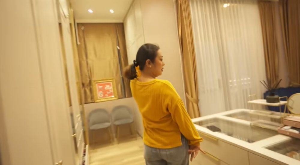 Bak hotel mewah ada tempat tidurnya, intip 11 potret kantor bos skincare Shella Saukia