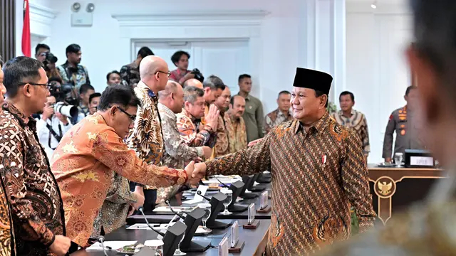 Isu reshuffle kabinet Prabowo, siapa yang layak diganti?