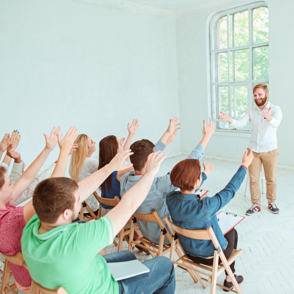 30 Contoh pantun pembuka acara seminar yang lucu, inspiratif, dan tidak garing