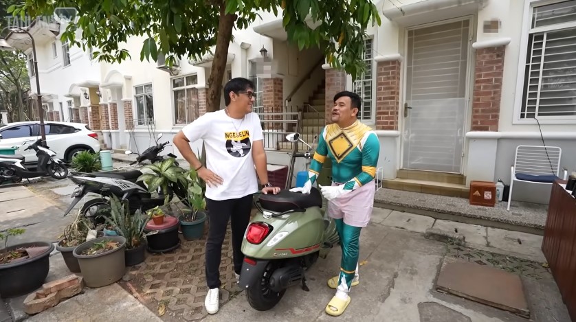 Mantan penjual koran ini kini sukses bangun rumah mewah, 11 potret hunian Ebel Cobra, fasad ala Eropa