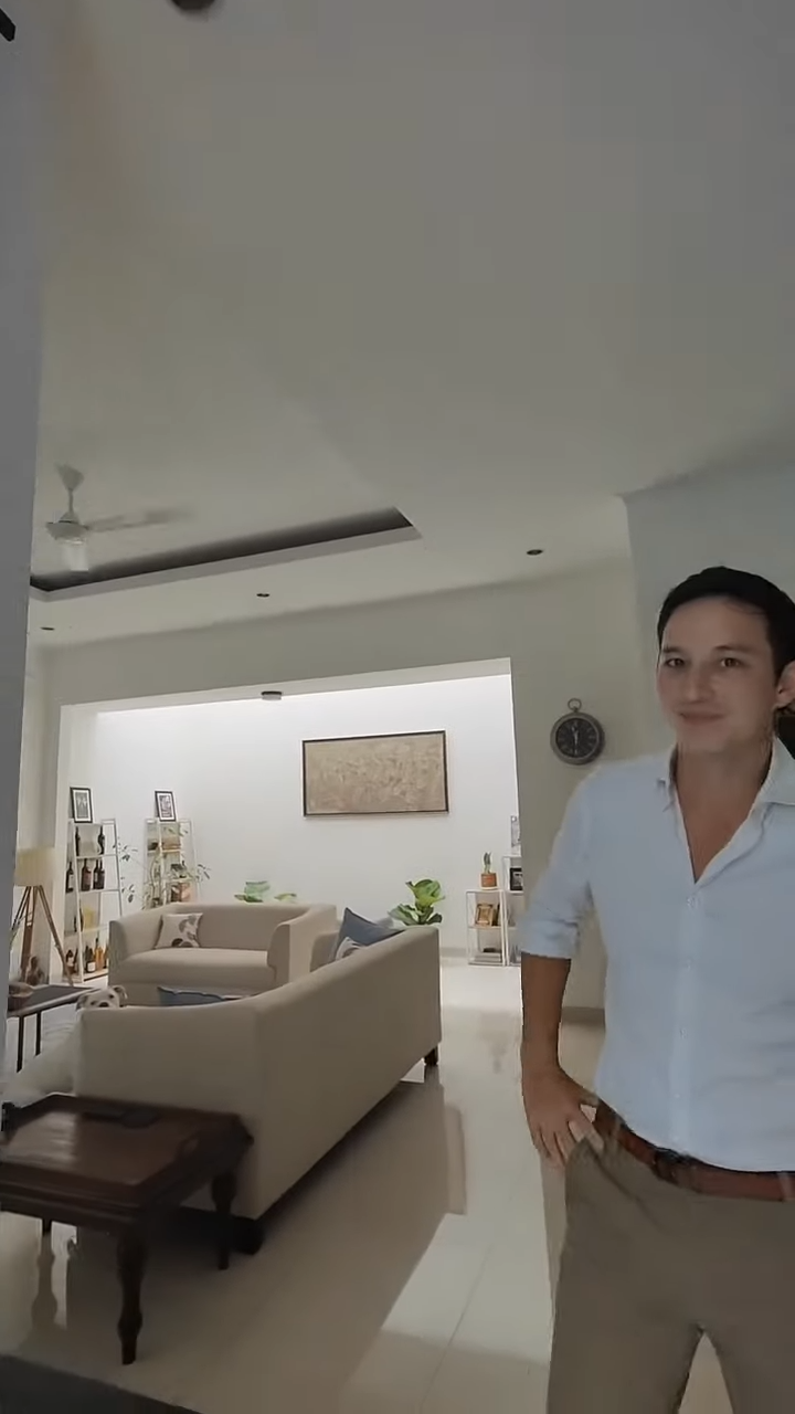 Lama tak muncul ternyata artis ini punya rumah simpel super nyaman, intip 10 potret hunian Mike Lewis