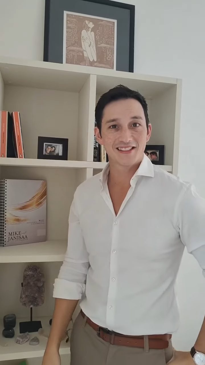 Lama tak muncul ternyata artis ini punya rumah simpel super nyaman, intip 10 potret hunian Mike Lewis