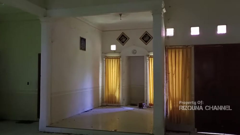 Halaman luas terabaikan bak hutan, 11 potret rumah lawas Maudy Koesnaedi, terakhir dihuni sekitar 2005