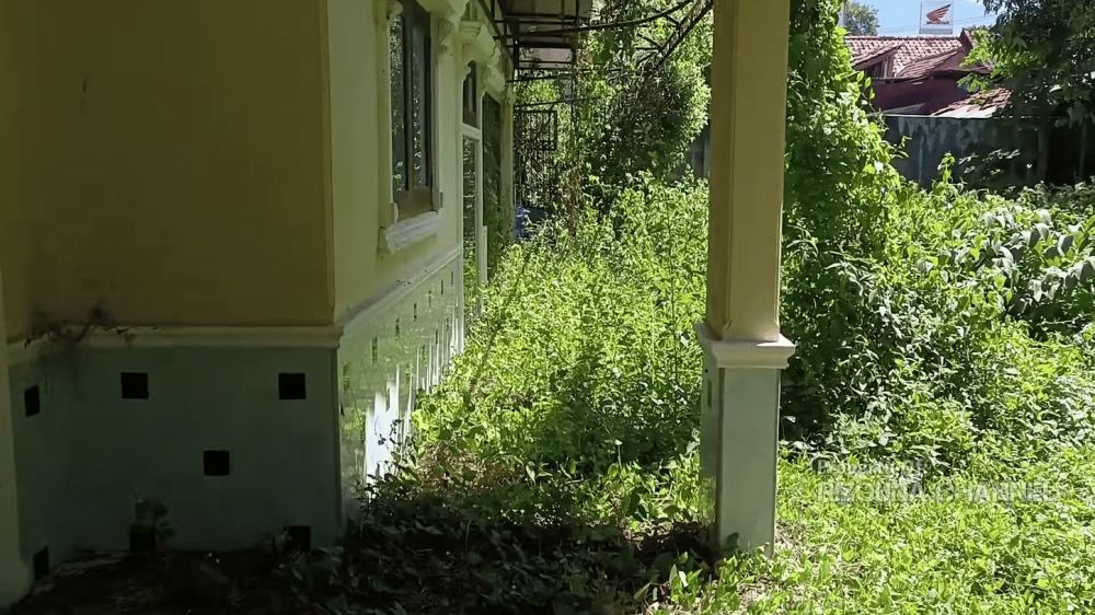 Halaman luas terabaikan bak hutan, 11 potret rumah lawas Maudy Koesnaedi, terakhir dihuni sekitar 2005