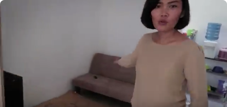 Koleksi kaset jadulnya tuai atensi, 10 potret ruang santai Fiersa Besari ini nyaman dan estetik