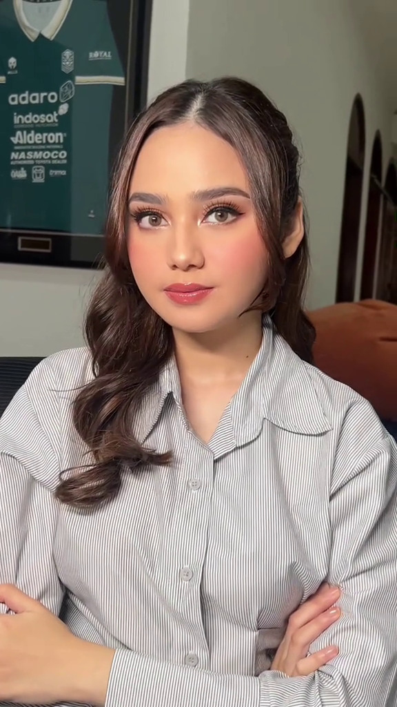 9 Potret Syifa Hadju saat tampil polos bikin warganet pangling, beda pol usai dimakeup