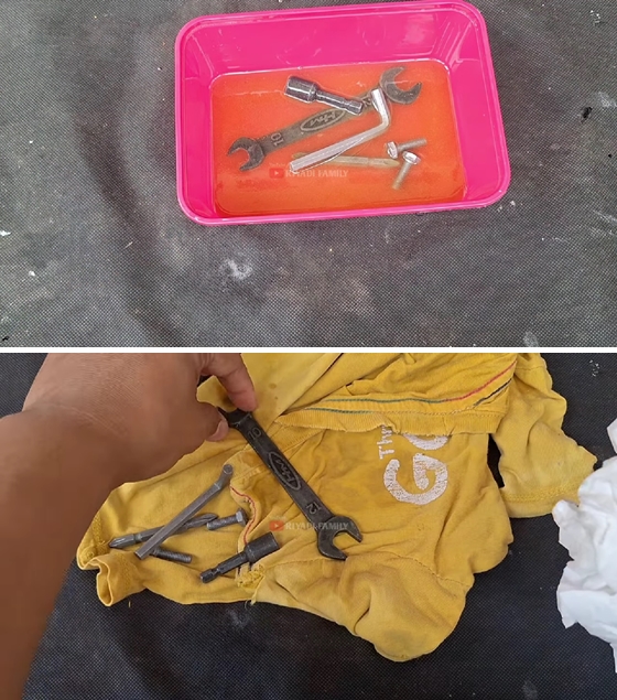 Trik ampuh menghilangkan karat pada obeng tanpa direndam air panas, cuma pakai 2 bahan dapur