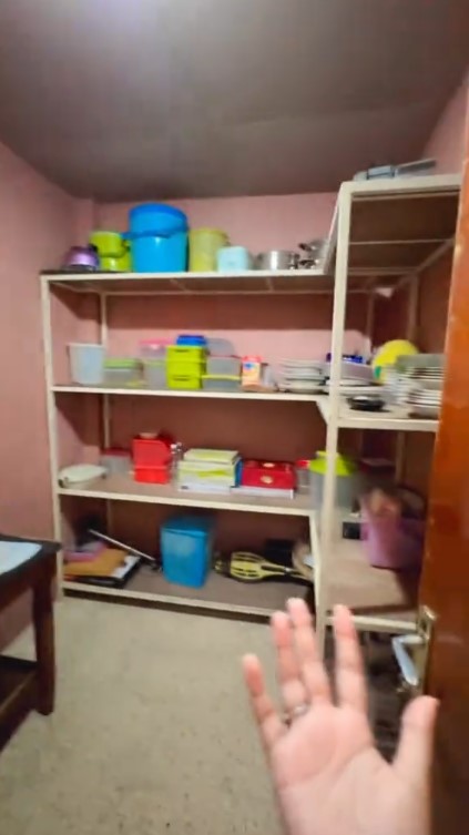 Jerih payah hasil nyinden sejak kecil, ini 11 potret rumah ke-5 Niken Salindry bak istana di pemukiman