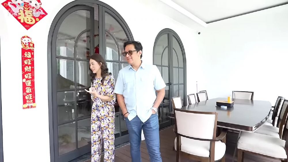 Dilengkapi lift, intip 9 potret rooftop rumah baru Sarwendah, ada kolam renang dan lapangan bola