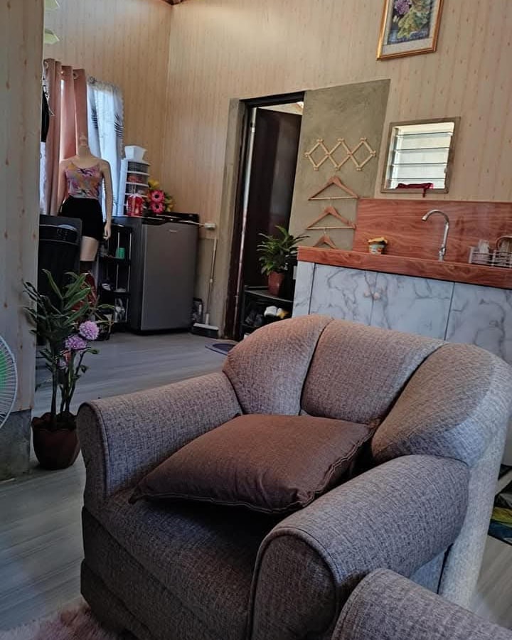 Dari depan tampak gubuk, 9 potret rumah bambu ini bukti sederhana tetap terasa mewah