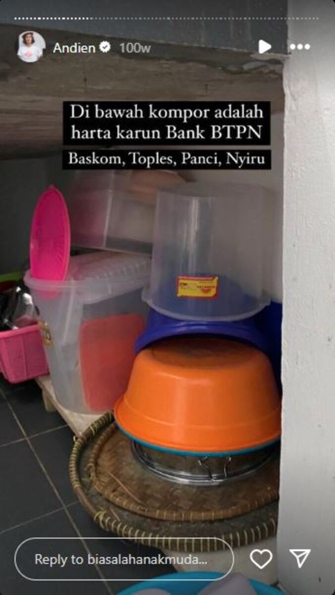 Andien huni rumah bak galeri seni tapi dapurnya penuh perabot semrawut di bawah kolong, 10 potretnya