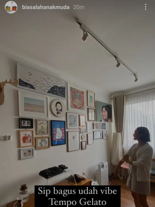 Andien huni rumah bak galeri seni tapi dapurnya penuh perabot semrawut di bawah kolong, 10 potretnya