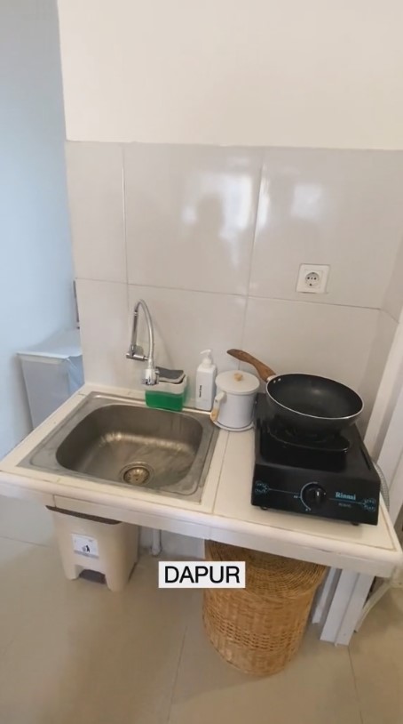 Kontrakan mini buka pintu langsung dapur ini penataannya ciamik, tak bikin terasa sumpek, 9 potretnya