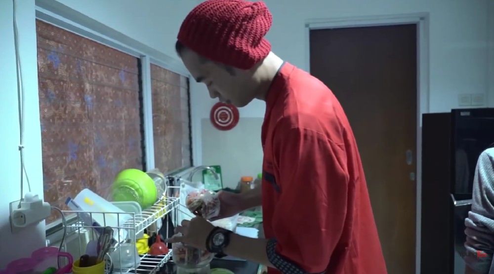 Rumah Erika istri Young Lex 3 lantai tapi dapurnya sederhana, 9 potret interiornya tanpa kitchen set