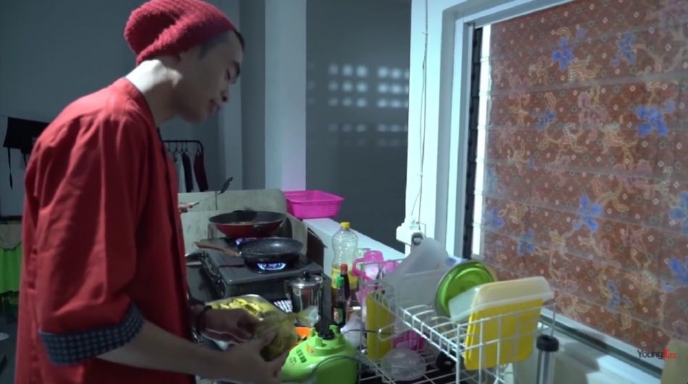 Rumah Erika istri Young Lex 3 lantai tapi dapurnya sederhana, 9 potret interiornya tanpa kitchen set