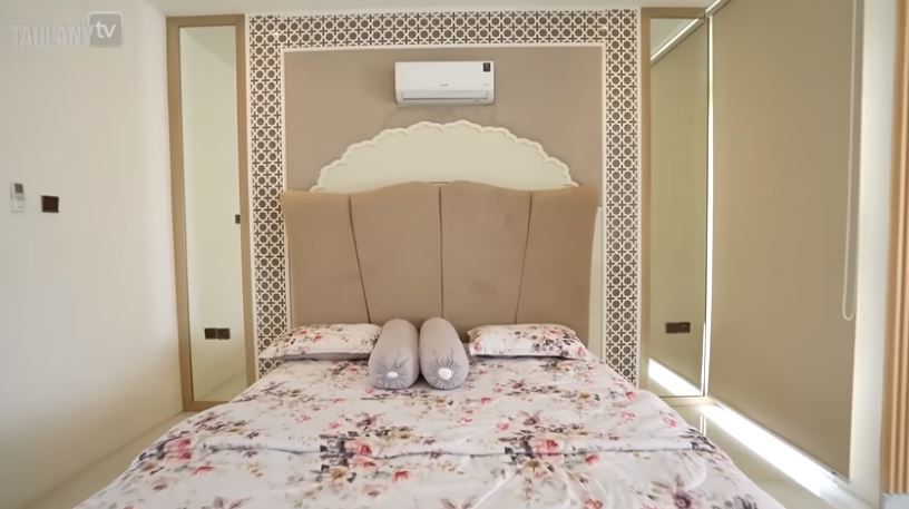 Punya mini bar hingga kamar tidur, 11 potret waiting room Ustaz Solmed yang dilengkapi lobby bak hotel