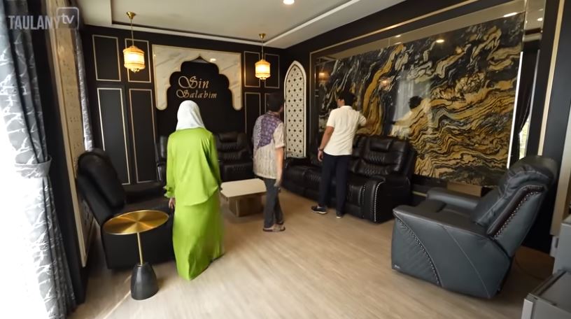 Punya mini bar hingga kamar tidur, 11 potret waiting room Ustaz Solmed yang dilengkapi lobby bak hotel