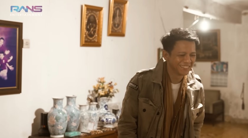 Desainnya jadul zaman dulu tapi tetap apik terawat, intip 11 potret rumah punya kakek nenek Ariel NOAH