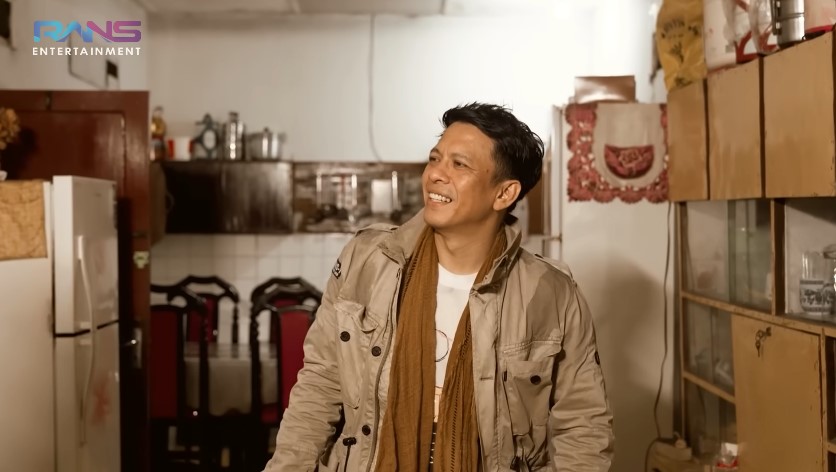 Desainnya jadul zaman dulu tapi tetap apik terawat, intip 11 potret rumah punya kakek nenek Ariel NOAH