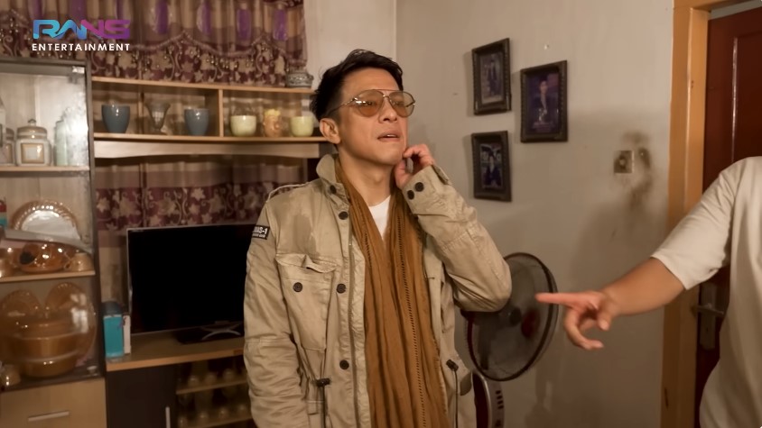 Desainnya jadul zaman dulu tapi tetap apik terawat, intip 11 potret rumah punya kakek nenek Ariel NOAH