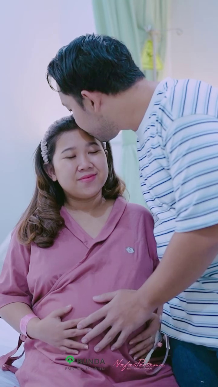 Lahirkan anak pertamanya dengan Muhammad Khairi, ini 9 momen persalinan Kiky Saputri