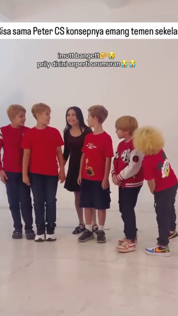 Disebut seumuran karena baby face dan mungil, ini 9 momen Prilly Latuconsina bareng aktor cilik