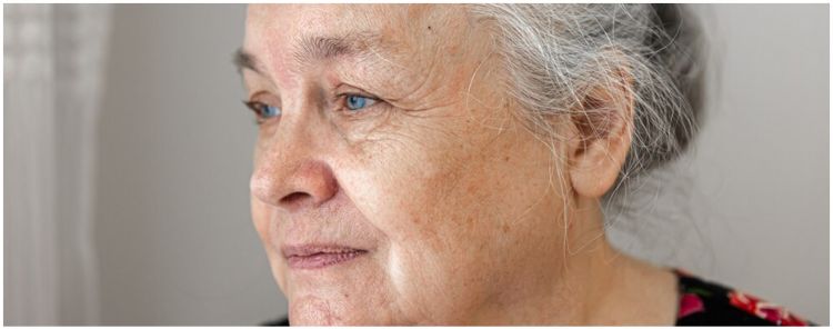 Cara mengencangkan wajah keriput ini ampuh cuma pakai masker antiaging dari 2 bahan minuman