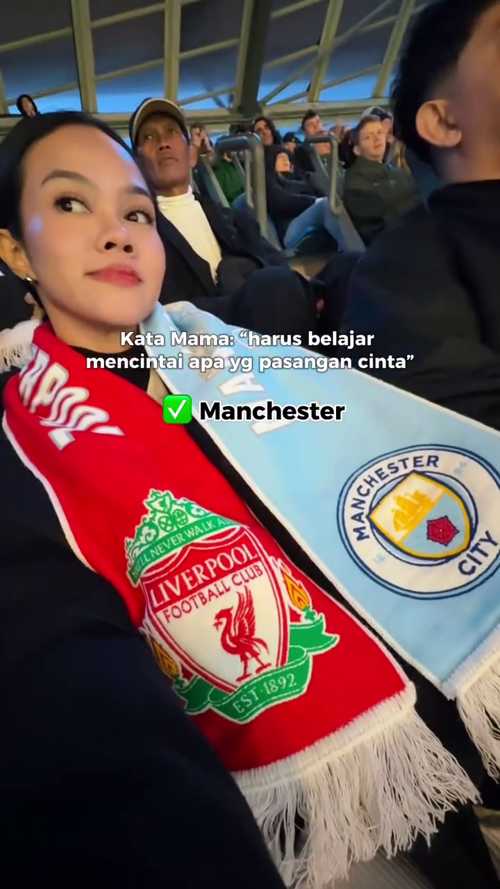 Nonton bola di Inggris, 9 momen kocak Yura Yunita dukung tim selain MU bikin Donne Maula ngambek