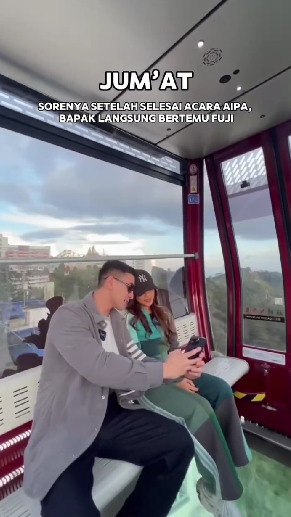 Verrell Bramasta temani Fuji kerja di Malaysia, 9 momen kebersamaannya ramai didoakan netizen berjodoh