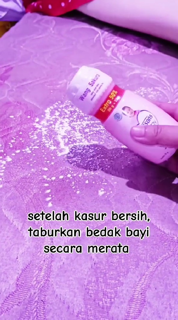 Trik emak-emak hilangkan bau pesing di kasur tanpa repot dicuci sabun, cuma pakai 1 bahan dapur