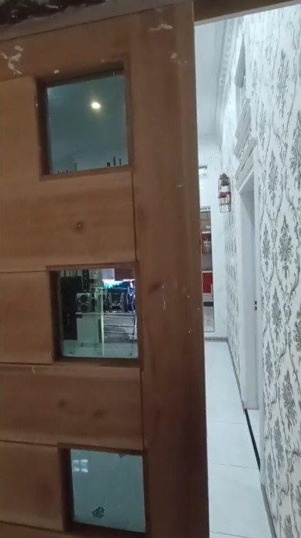 Terlihat bak gubuk reyot, 9 potret rumah ini interiornya bikin melongo, mirip hunian di kompleks