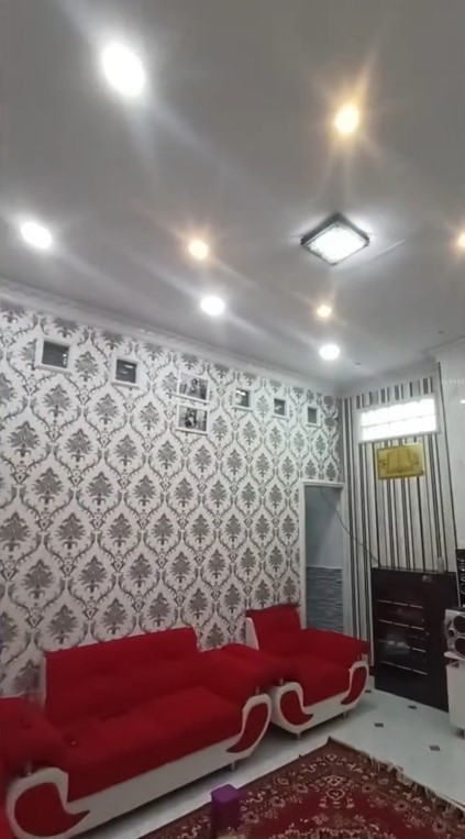 Terlihat bak gubuk reyot, 9 potret rumah ini interiornya bikin melongo, mirip hunian di kompleks