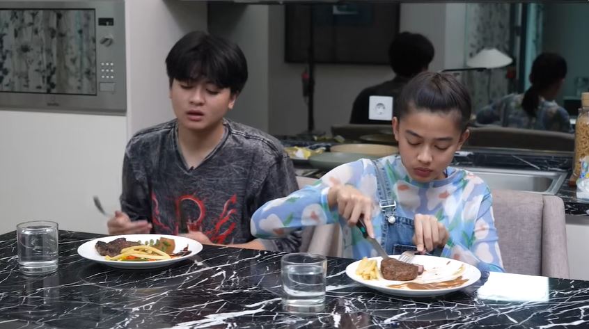 9 Potret dapur Aqeela Calista 'Asmara Gen Z', ukurannya mungil tapi jadi spot favorit bikin konten